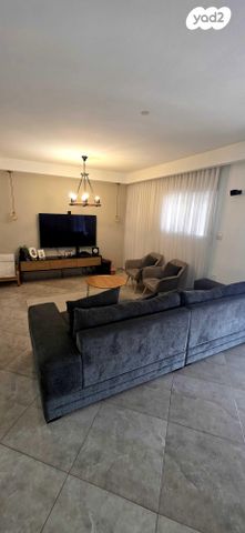 אריה צימוקי 2