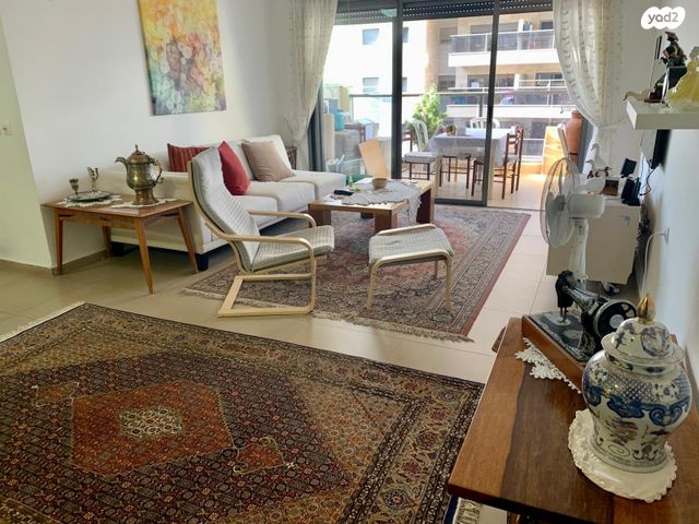 שושנת העמקים 41