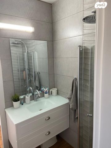 גג/ פנטהאוז, יוסף כובשי 9, שעריים, רחובות