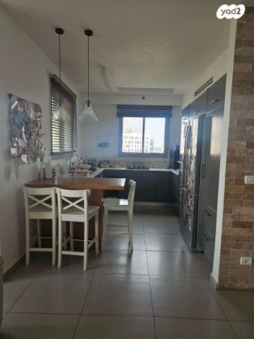 דירה, הראשונים 2, רמתיים, הוד השרון