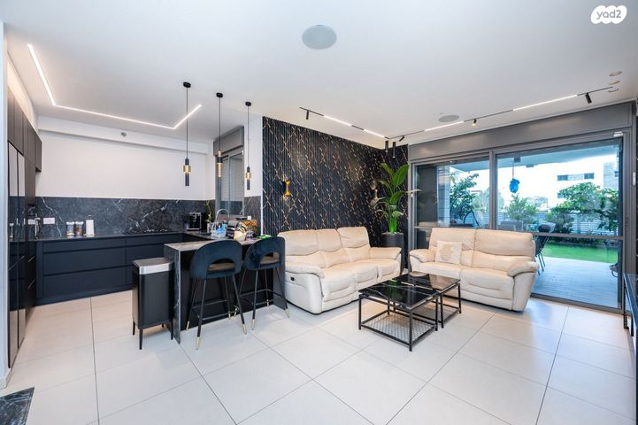 דירת גן, מלחמת ששת הימים 4, מרכז העיר, חדרה