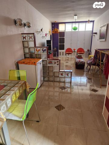 דירה, בית וגן 14, לב העיר, בת ים