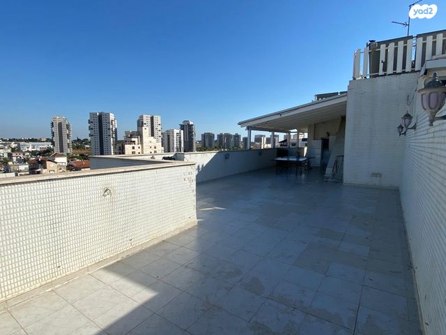 גג/ פנטהאוז, יוסף כובשי 9, שעריים, רחובות