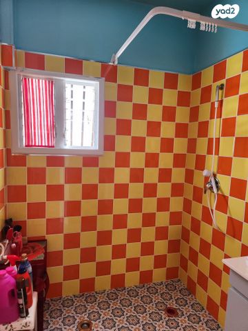 דירה, בית וגן 14, לב העיר, בת ים