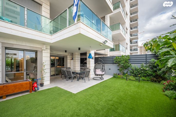 דירת גן, מלחמת ששת הימים 4, מרכז העיר, חדרה