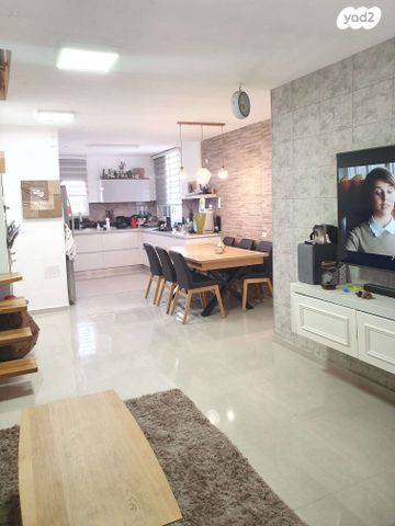 דופלקס, מנחם דונקלבלום 13, שכונה ו', באר שבע