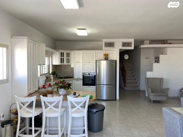 יוסף כובשי 9