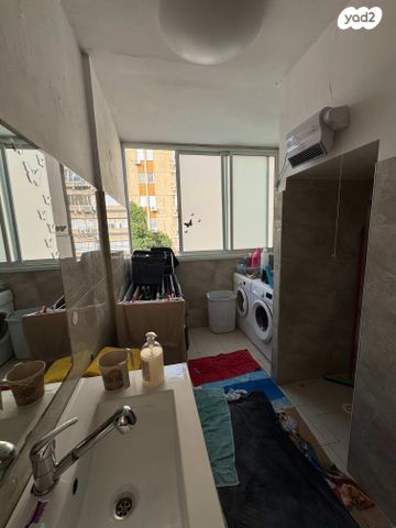 ברל כצנלסון 33