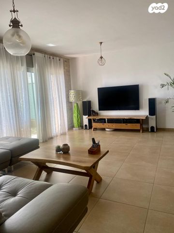 דירה, דרך בן גוריון 1, אבן גבירול, רחובות