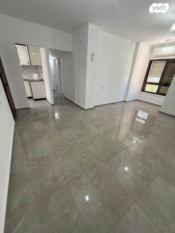 שדרות השושנים 6