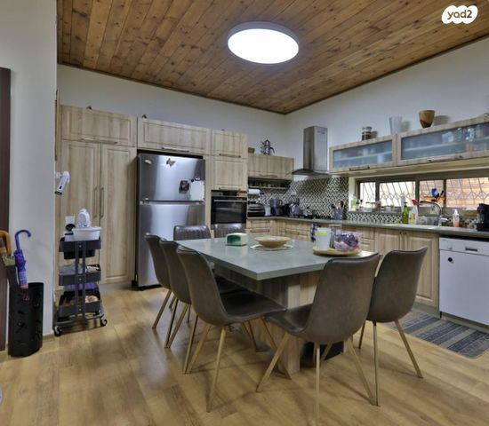 דירת גן, הזית 19, מרכז העיר, סביניה, הוותיקה, קרית ביאליק