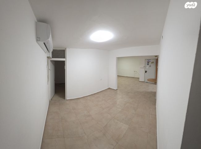 דירת גן, הגיתית 9, כלי שיר, מעלה אדומים