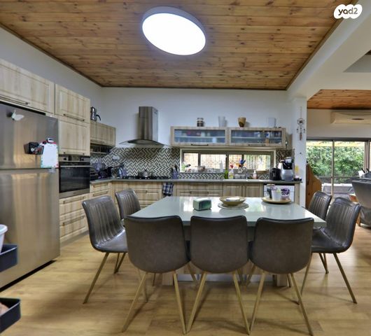 דירת גן, הזית 19, מרכז העיר, סביניה, הוותיקה, קרית ביאליק