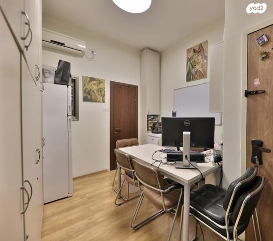 דירת גן, הזית 19, מרכז העיר, סביניה, הוותיקה, קרית ביאליק