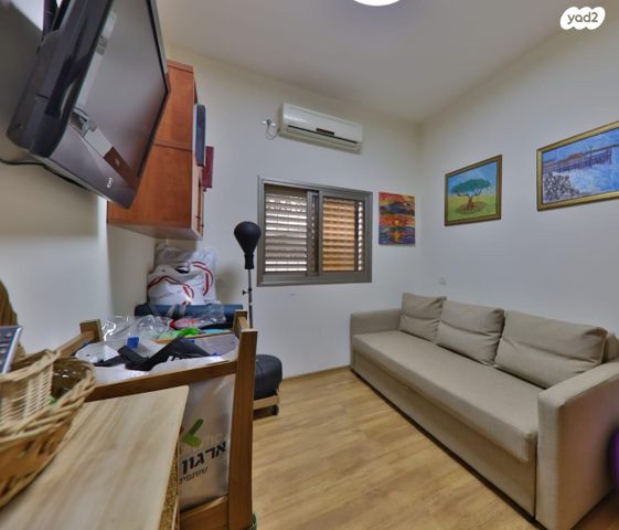 דירת גן, הזית 19, מרכז העיר, סביניה, הוותיקה, קרית ביאליק