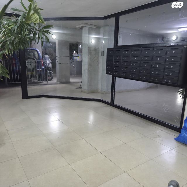 דרך זאב ז'בוטינסקי 22