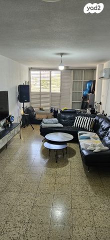 דירה, קרייתי 18, לב העיר, בת ים