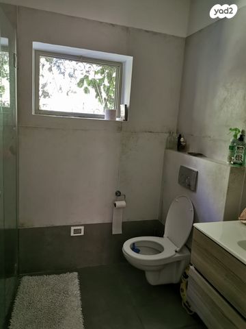 דו משפחתי, מקור חיים 16, מקור חיים, ירושלים