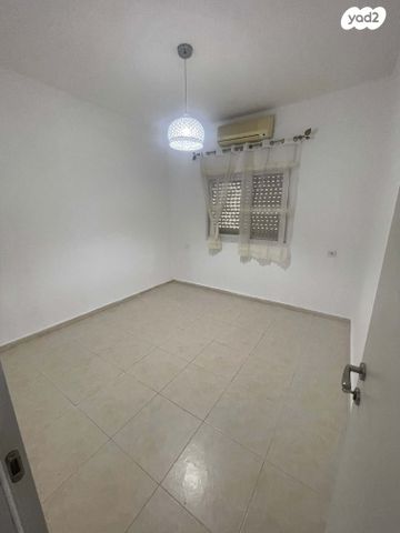 דירה, שדרות כצנלסון 8, מרכז העיר, קרית אתא