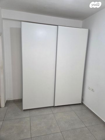 דירת גן, שירת גאולים 6, נווה ישראל, הרצליה