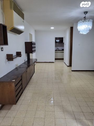 דירה, הרב הרצוג 6, א' / צפון מזרח העיר, רחובות