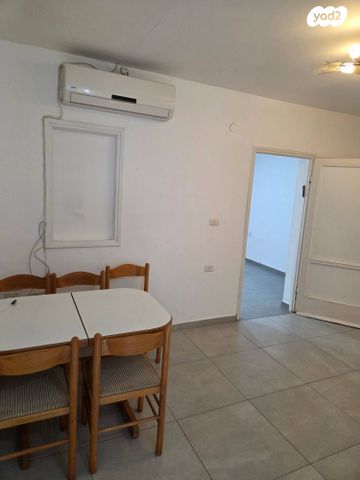 דירת גן, שירת גאולים 6, נווה ישראל, הרצליה