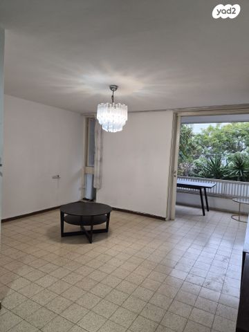 דירה, הרב הרצוג 6, א' / צפון מזרח העיר, רחובות