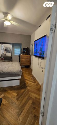 דירה, מצפה 12, שכונת הראשונים, רמת גן