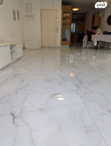 דירת גן, אז"ר 67, צפון, כפר סבא