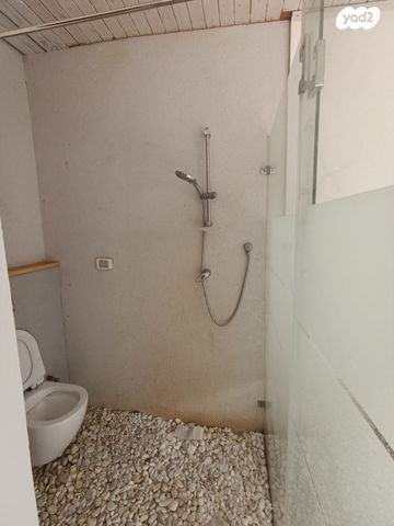 יחידת דיור, העצמאות 83, מרכז המושבה, אבן יהודה