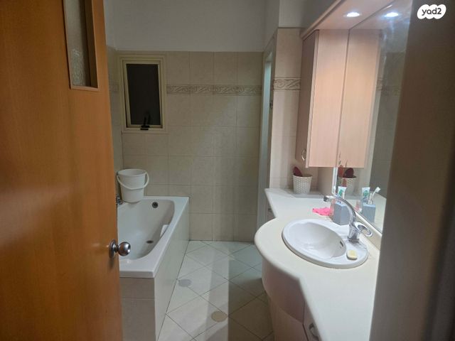 דירה, גאולים 51, קרית אילון, חולון