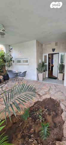 דירה, מצפה 12, שכונת הראשונים, רמת גן