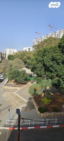 דירה, קרייתי 18, לב העיר, בת ים