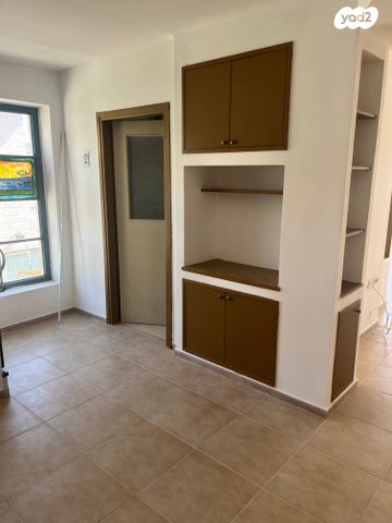 בית פרטי/ קוטג', עופרה 15, קרית יערים, גבעת זאב