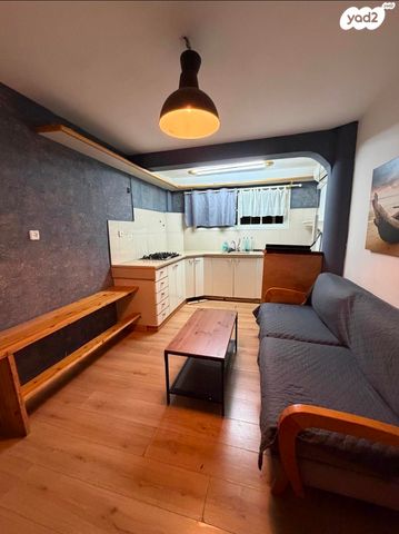 שדרות דגניה 8