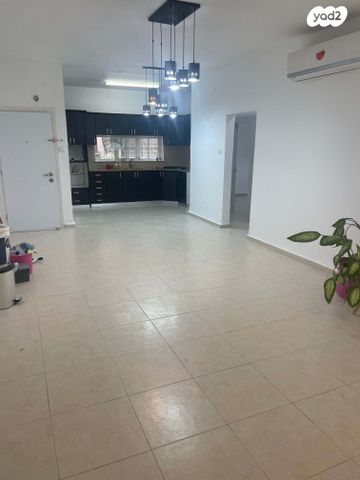 שדרות כצנלסון 8