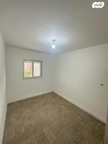 דירה, הרב הרצוג 10, קרית וולפסון, עכו