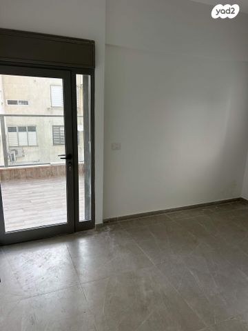 דירה, שפינוזה 25, אברמוביץ', ראשון לציון