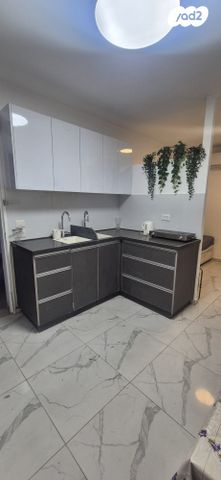 יחידת דיור, ד"ר ברויאר 13, הפועל המזרחי ה', שיכון ה', בני ברק