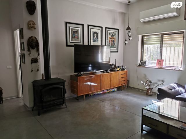 דו משפחתי, מקור חיים 16, מקור חיים, ירושלים