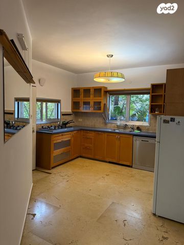 דו משפחתי, אלברט איינשטיין 44, קרית מטלון, פתח תקווה