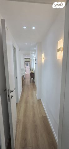 חנויות/ שטח מסחרי, אברבנאל 4, רמב"ם, ראשון לציון