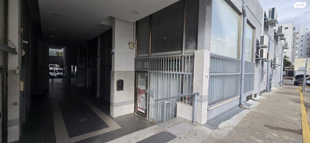 חנויות/ שטח מסחרי, אברבנאל 4, רמב"ם, ראשון לציון