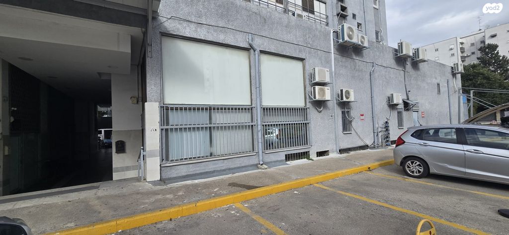 חנויות/ שטח מסחרי, אברבנאל 4, רמב"ם, ראשון לציון