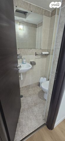 חנויות/ שטח מסחרי, אברבנאל 4, רמב"ם, ראשון לציון