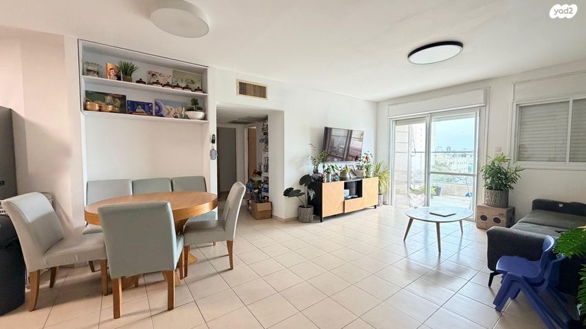 דירה, הר הצופים 5, רחובות ההולנדית, רחובות