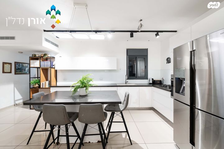 דירת גן, רחובות הצעירה, רחובות