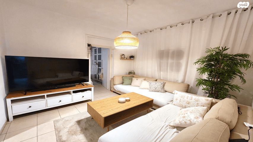 מרום נווה, רמת יצחק