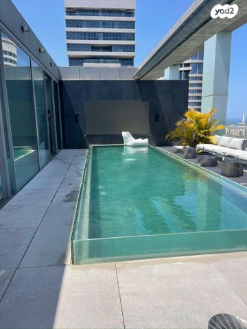 גג/ פנטהאוז, ניסים אלוני 12, צמרות איילון, פארק צמרת, תל אביב יפו