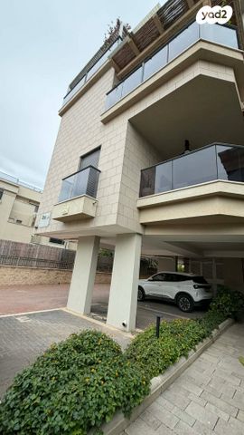 דירת גן, חנה סנש 3, בר לב, מזכרת בתיה